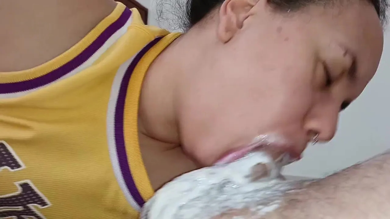So Smeared, This Bitch Delights In Of Sperm, She Fucks Her With Her Extreme Blowjob