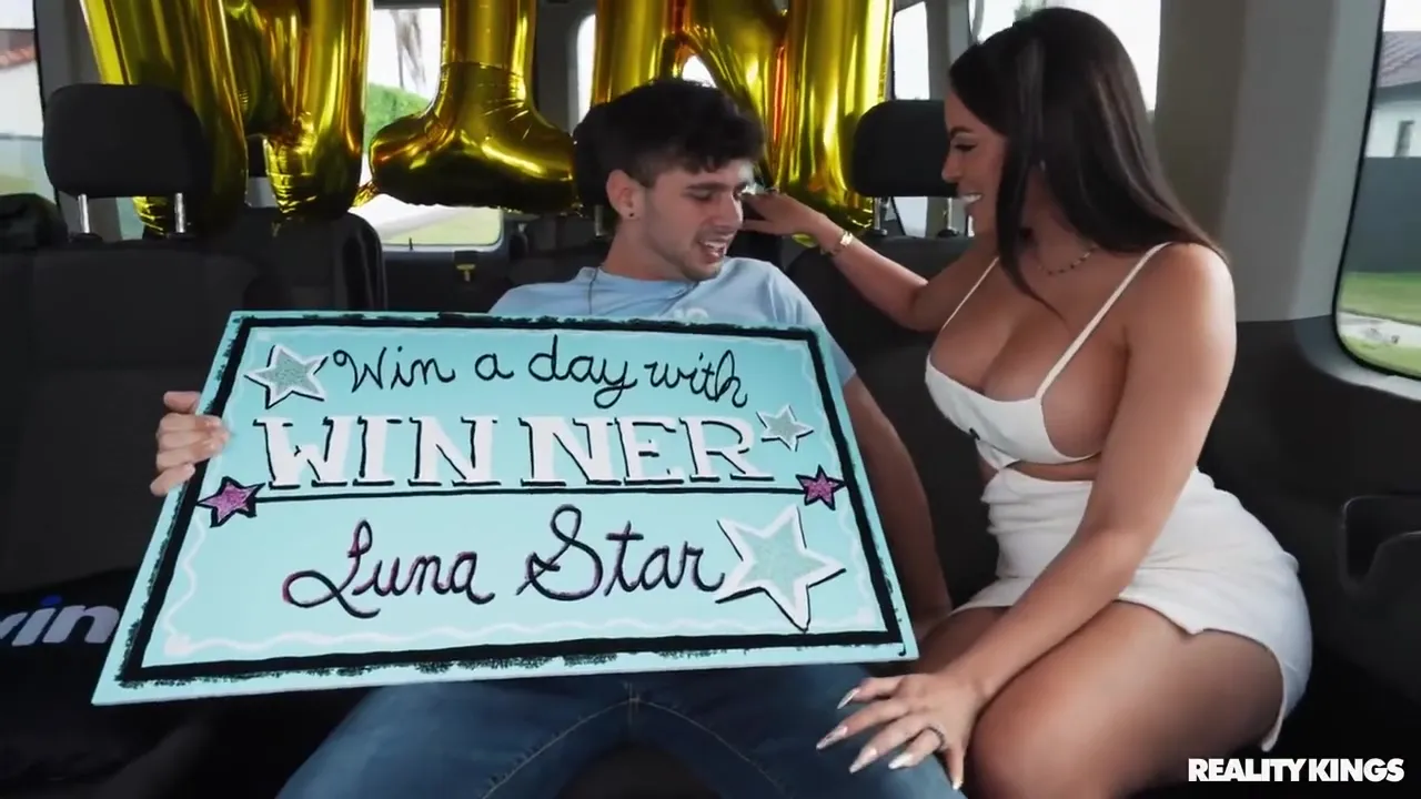 Luna Star - Mega Fan Wins A Ride 2