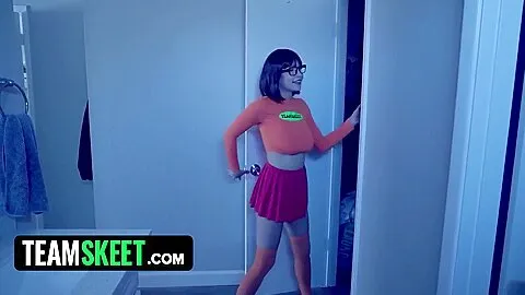 Jinkies! Velma & Fred Are Trying To Solve A Mystery In A Creepy House But They Fuck Instead With Will Pounder And Rissa May