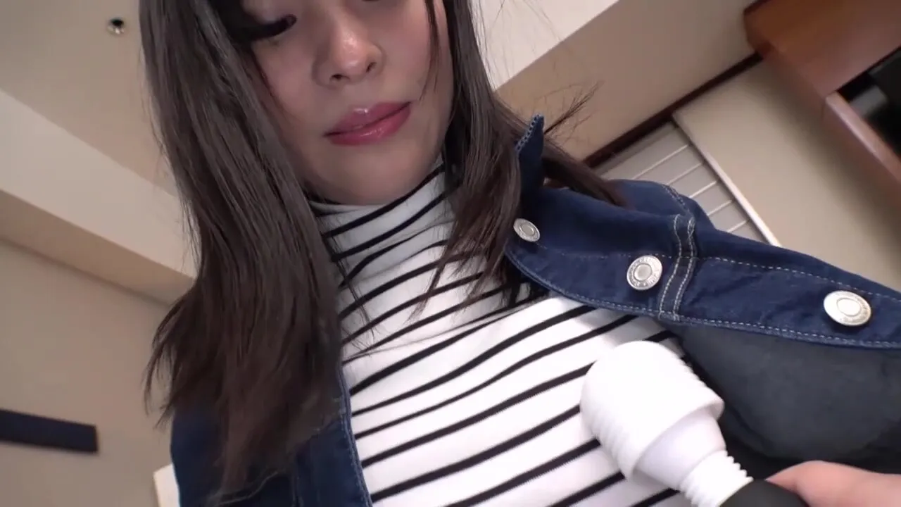 バックの中に勝負下着とマイ電マを持参！パイパンオマ●コ