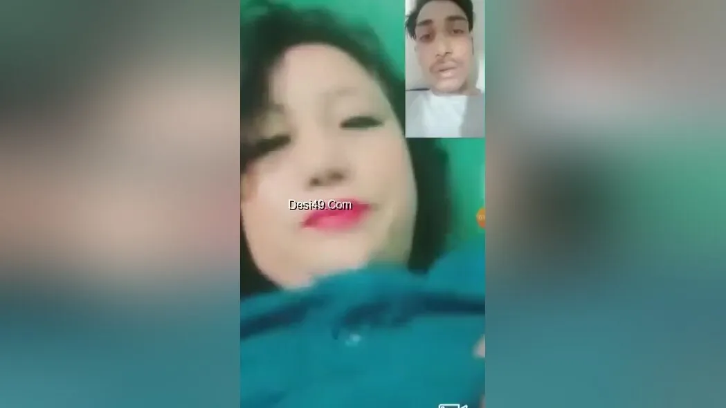 Today Exclusive- Assame Bhabhi Showing Boobs