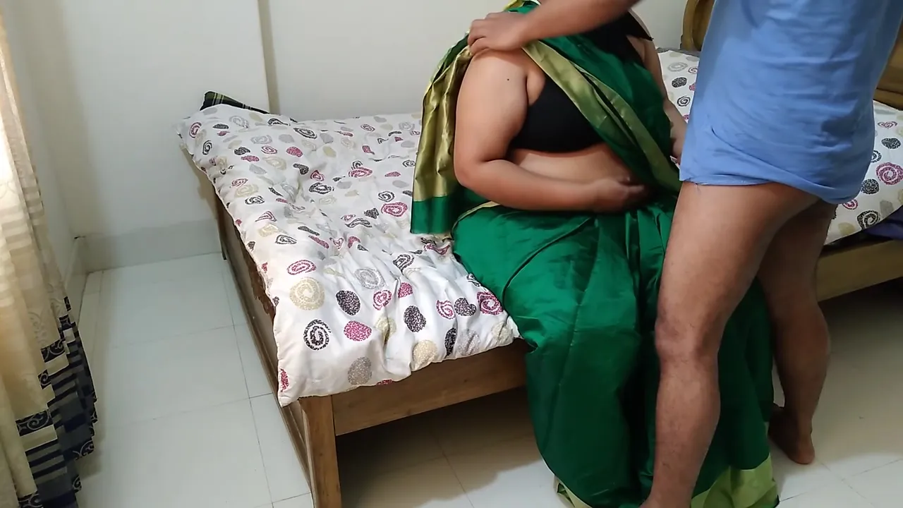 (25 Year Old Ki Chudai Majboor) Tamil Big Boobs Saree Wearing Fuck In Bed - Huge Fuck