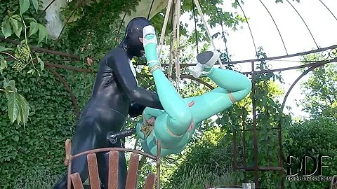 Latex Lucy is getting her cunt nicely fucked