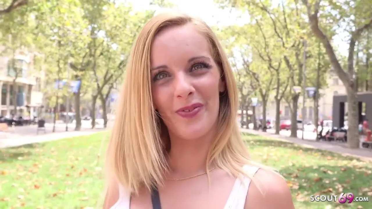 Gorgeous Hussy Agatha Thrilling Porn