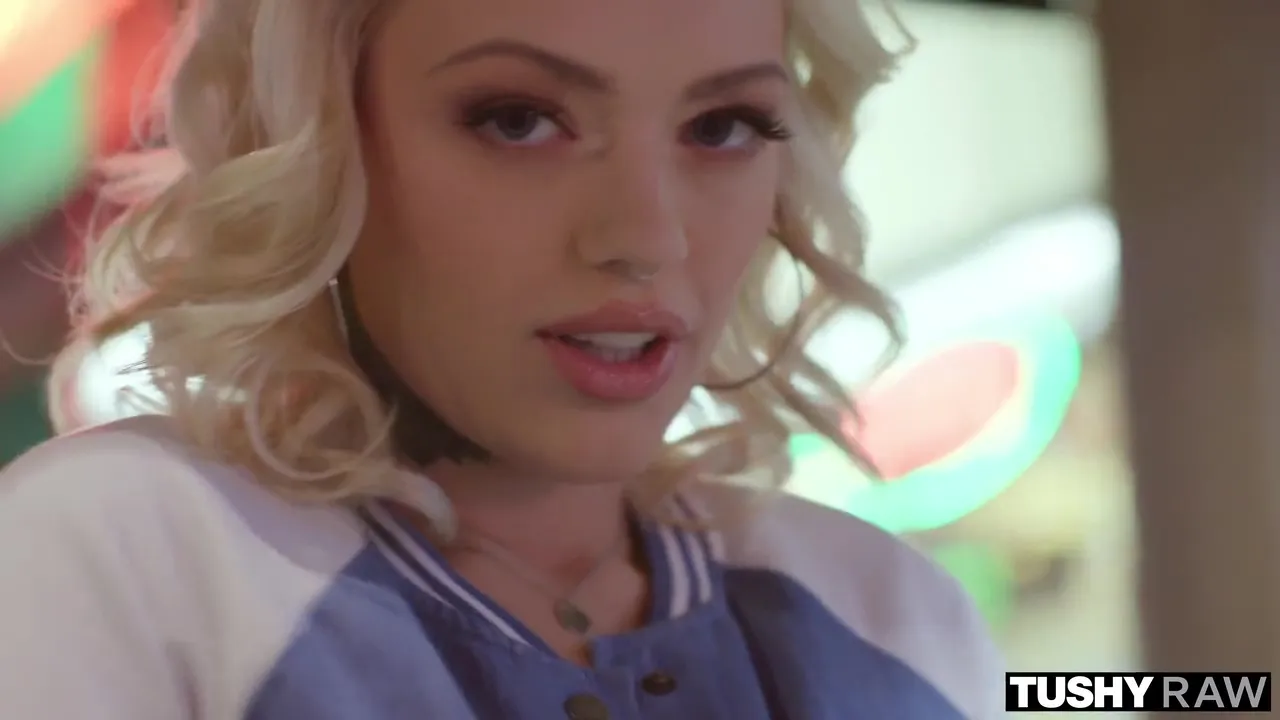 Blonde Baddie Alex Gapes Her Little Ass Wide Open