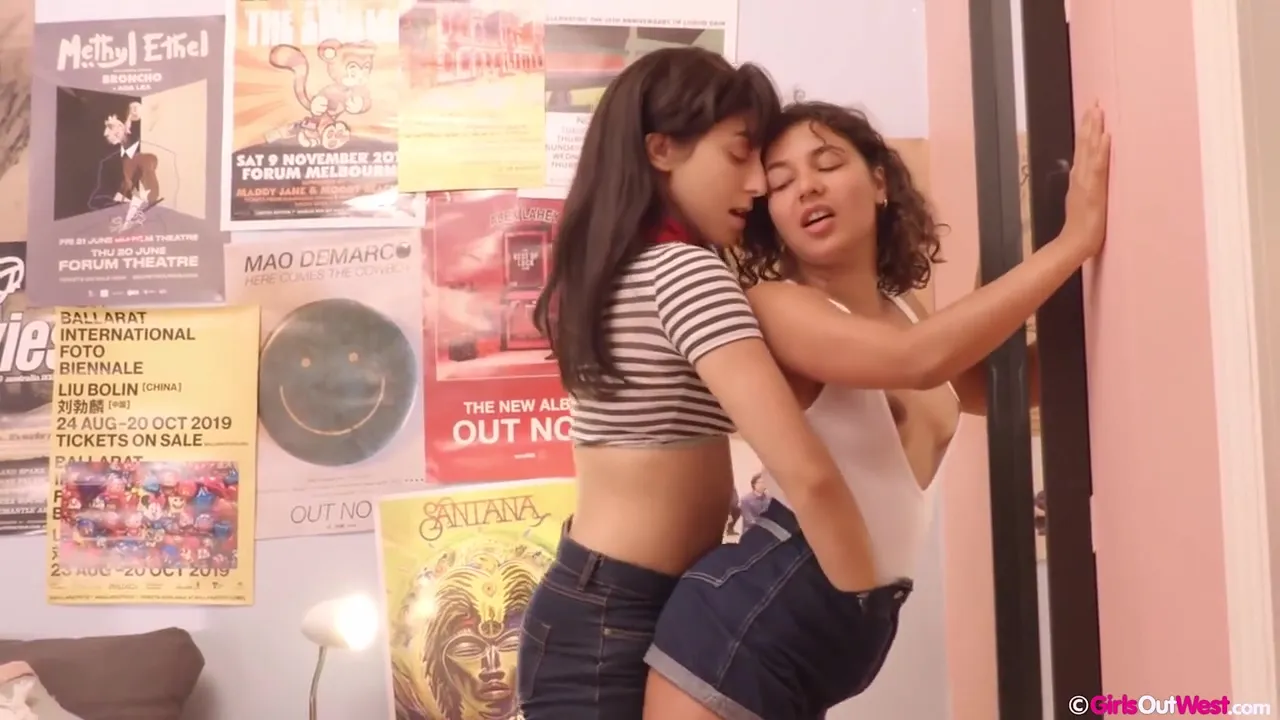Rubi Valentine & Violet Russo Lesbian Porn Video