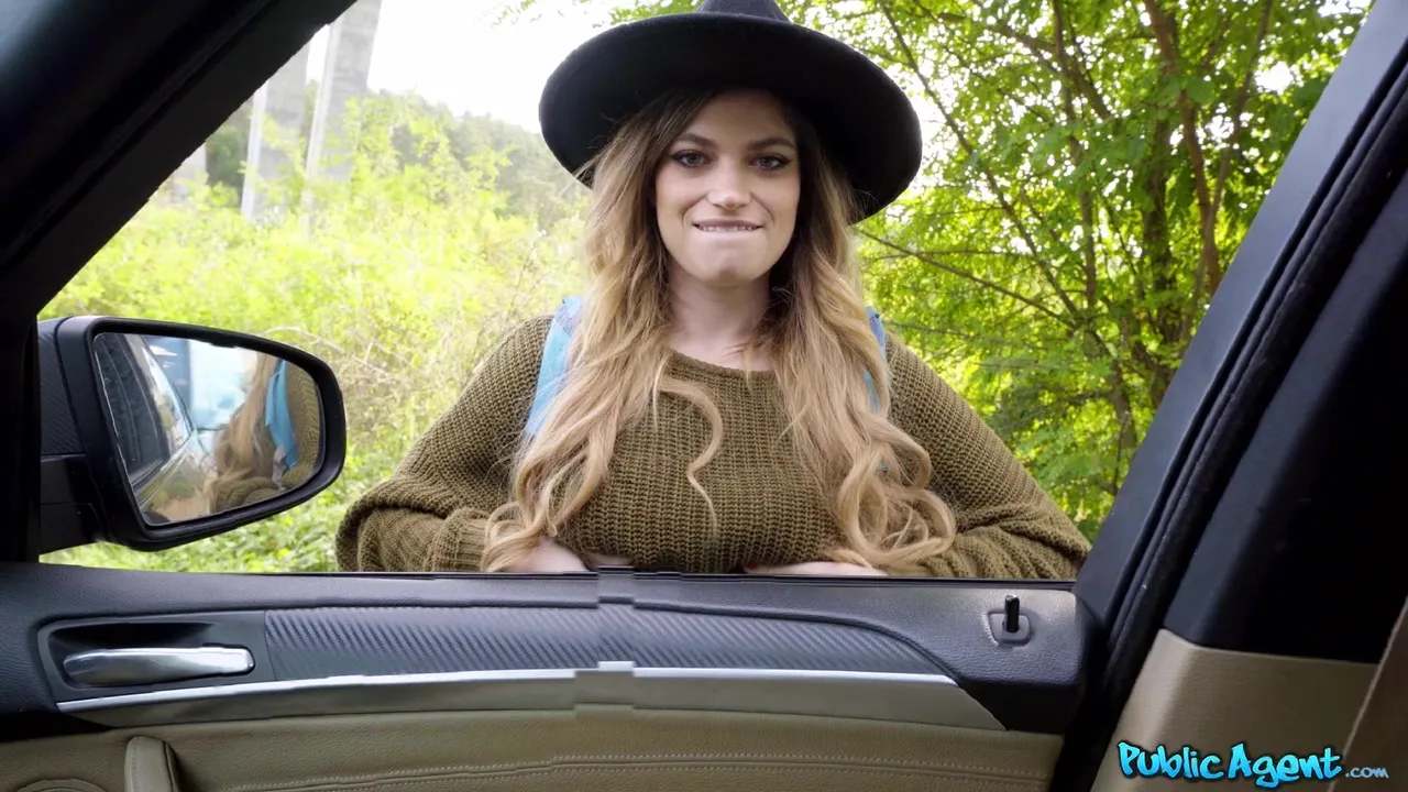Hitchhiker Sucks Big Dick For Ride - Nicole Rae