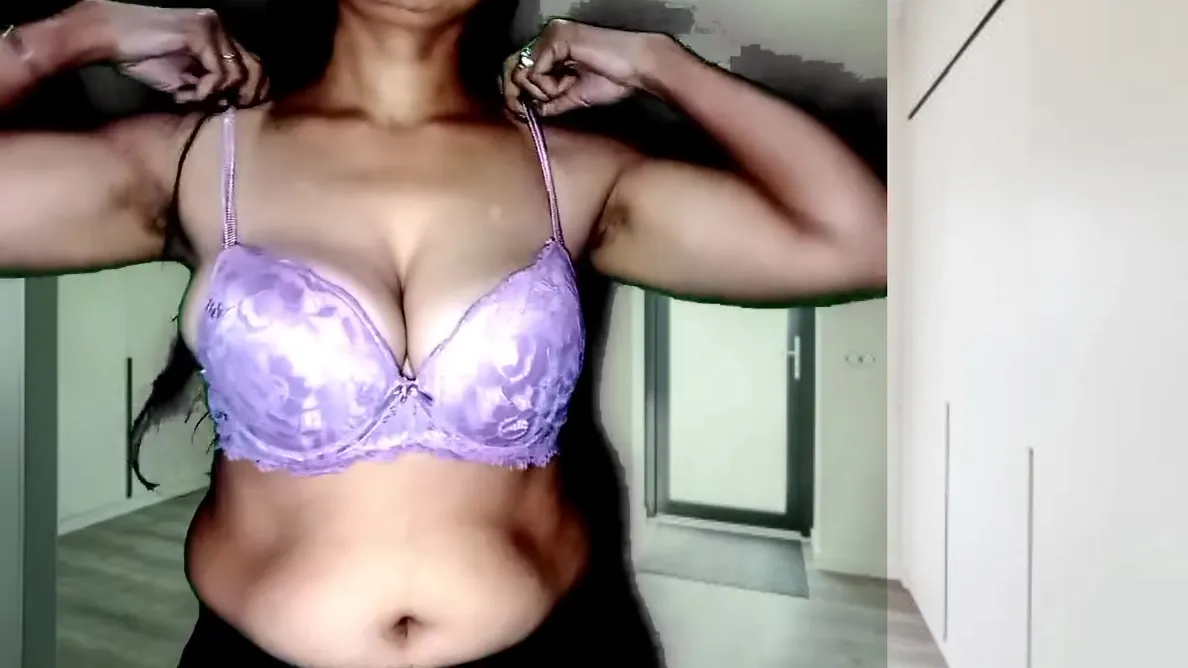 Hot Desi Indian Girl Open Derss On Camra