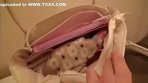 Ai Uehara peeing on toilet