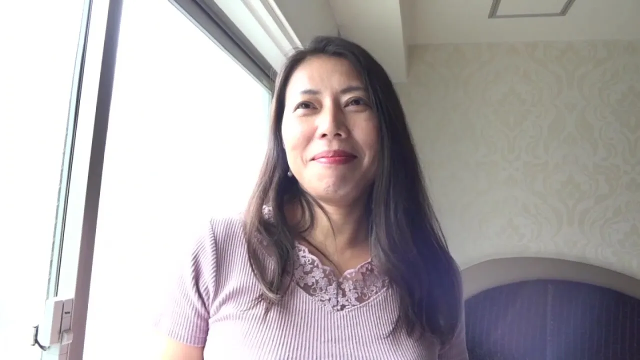 398con-060　濃厚精液を子宮にたっぷり注入されて満足げな笑みを浮かべる