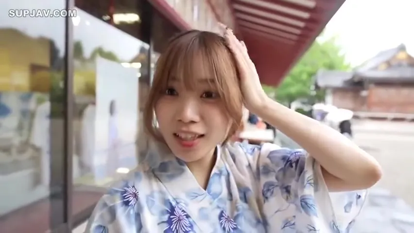 A Raised Sss-class Young Lady Doesnt Know Anything About Sex. She Smiles Out Of Embarrassment, But When A Raw Cock Is Inserted, Shes In Awe