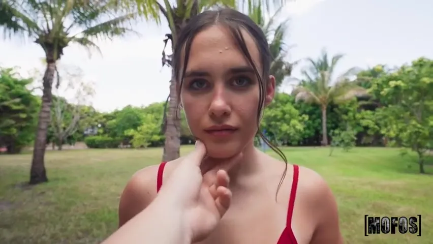 Daisy Pheonix - Frisky Frisbee Golf