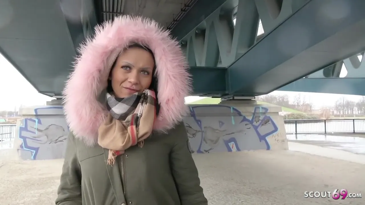 Teen 18+ Talk To Fuck In Porn At Real Street Casting In Berlin (+18)