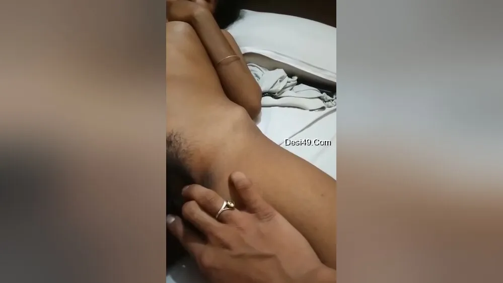 Today Exclusive -sexy Desi Lover Romance And Gf Give Handjob 2