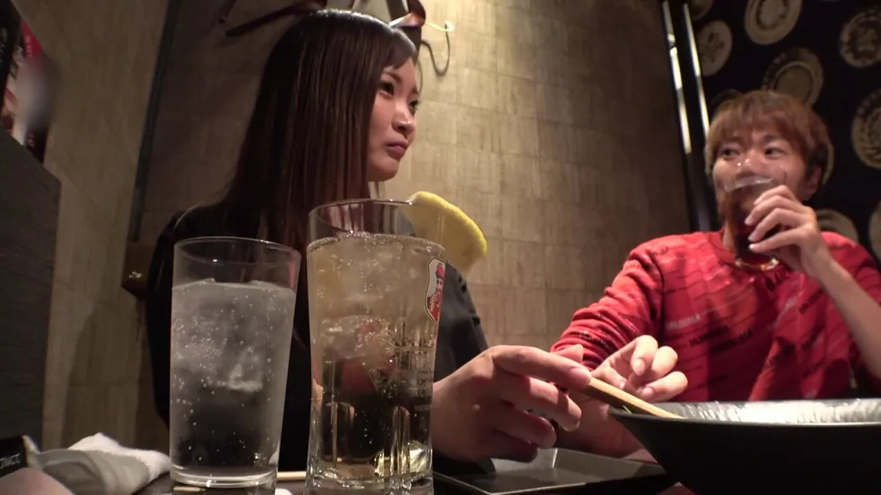 200gana-2490　おっぱい触っても怒らないのでホテルに誘って飲み直し