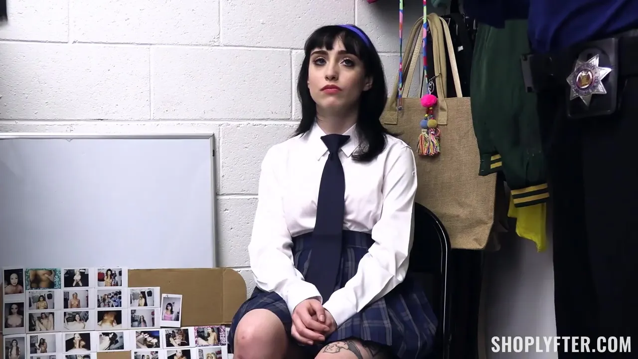 Anna Starr - The Perfume Thief [pornseed ]