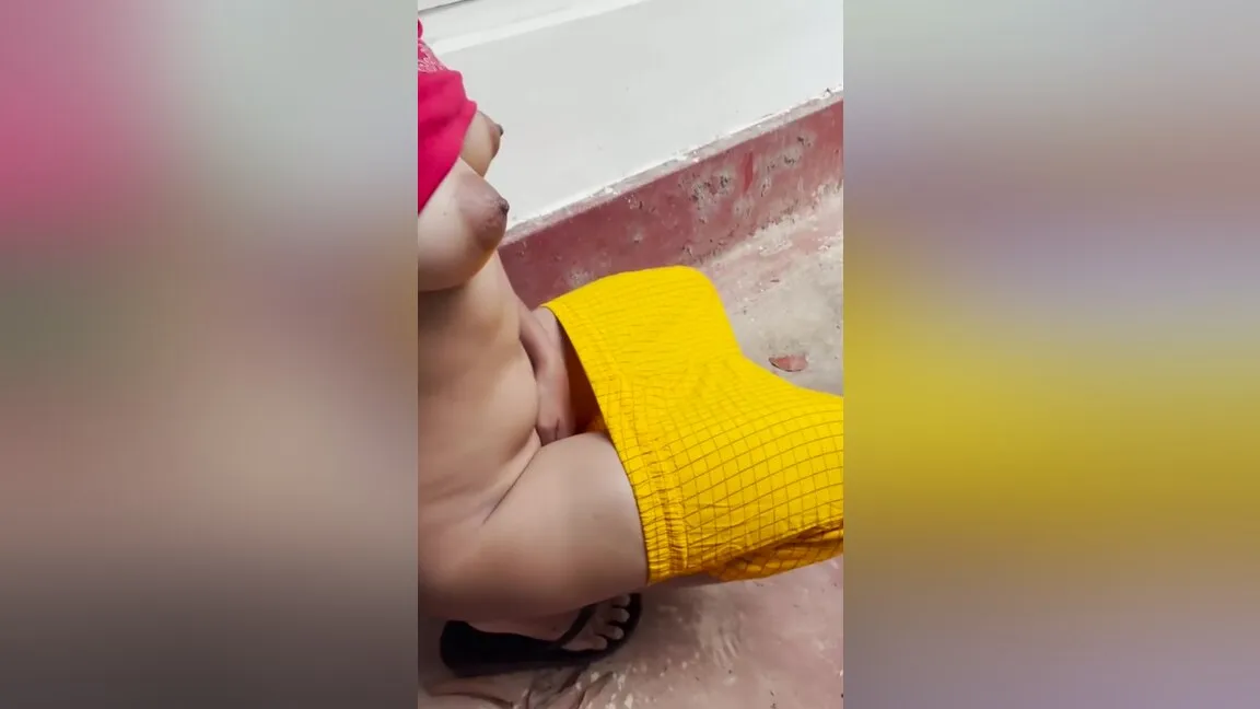 Outdoor Fun Time Desi Skinny Girl With Cute Boobs दस भभ