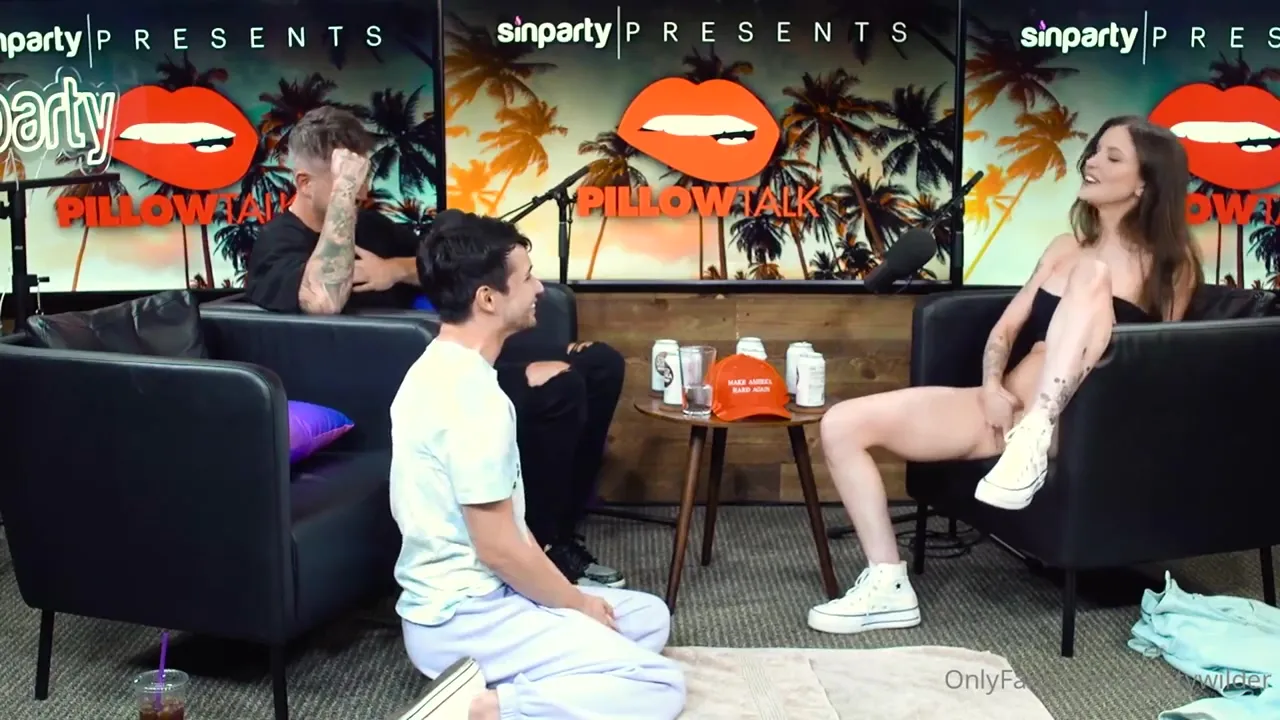 Dainty Wilder - Pillow Talk Squirting On Podcast Video Leaked