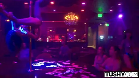 TUSHY Feature Showcase Abigail 3