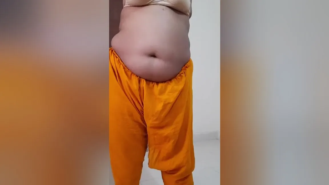 Indian Stepmom Show Her Boobs In Hotel