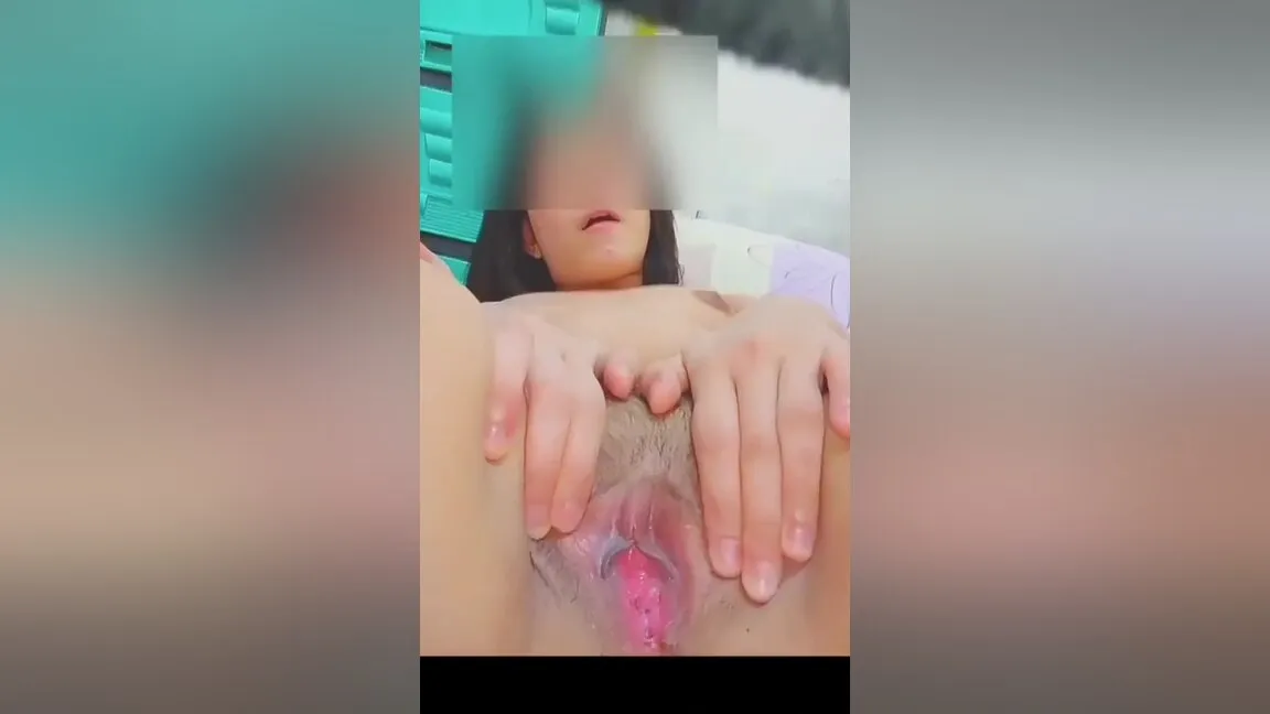 Horny Pinay Slut Wet Pussy Nagimagine Pinagtulungan Kantutin Ang Kanyang Pekpek Hanggang Sa Labasan