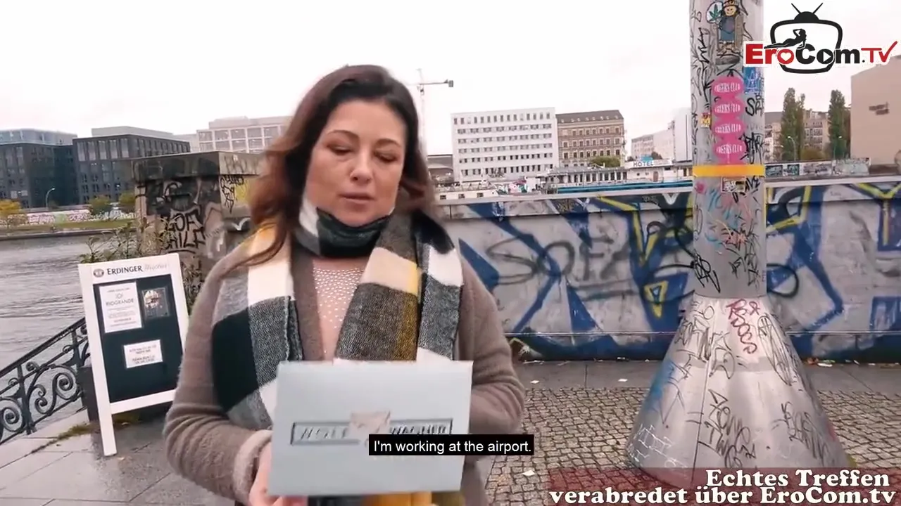 Mature Woman Meets Hung Fucker For Intercourse