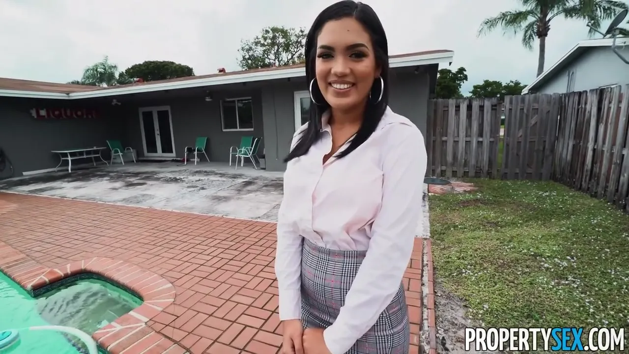 Single Real Estate Agent - Alina Belle