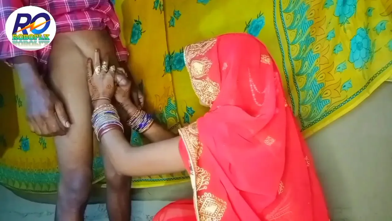 Indian Hauswaif Ne Red Saree Show And Chudai