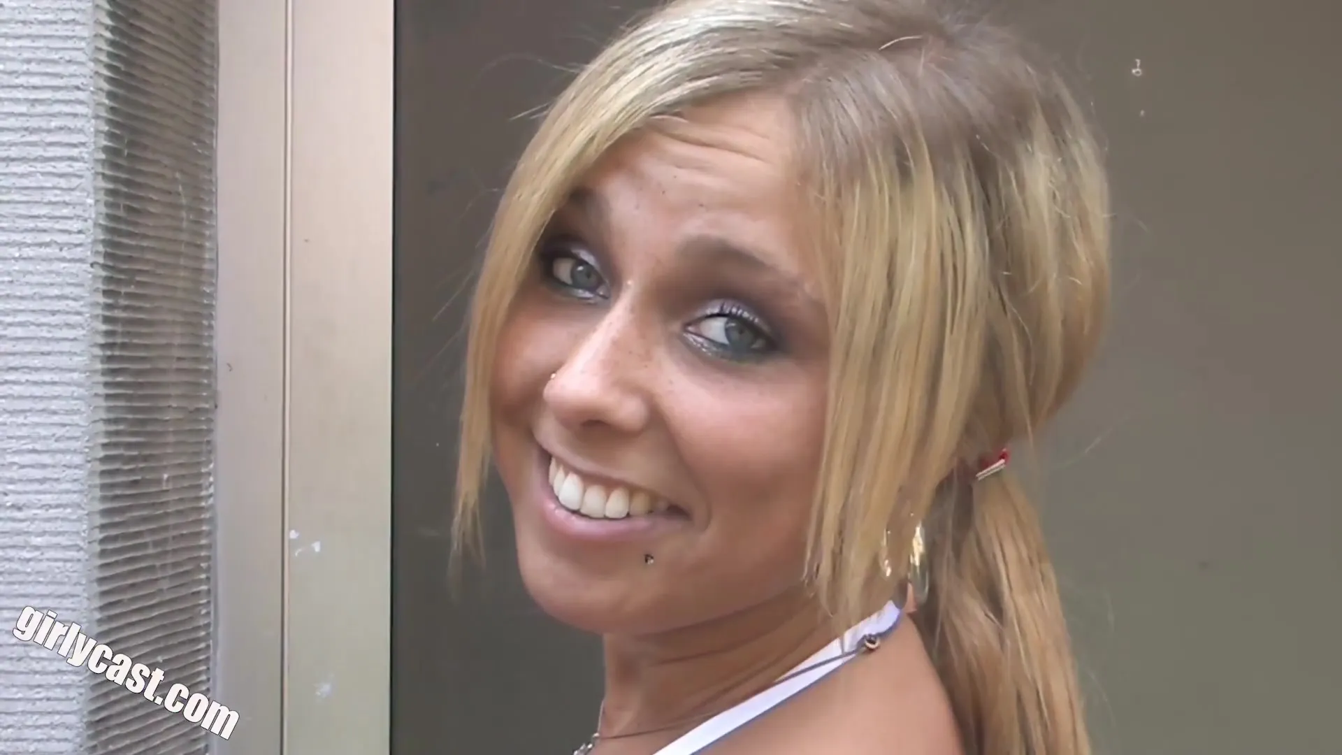 Reality: Anni Surprises Her Old Friend