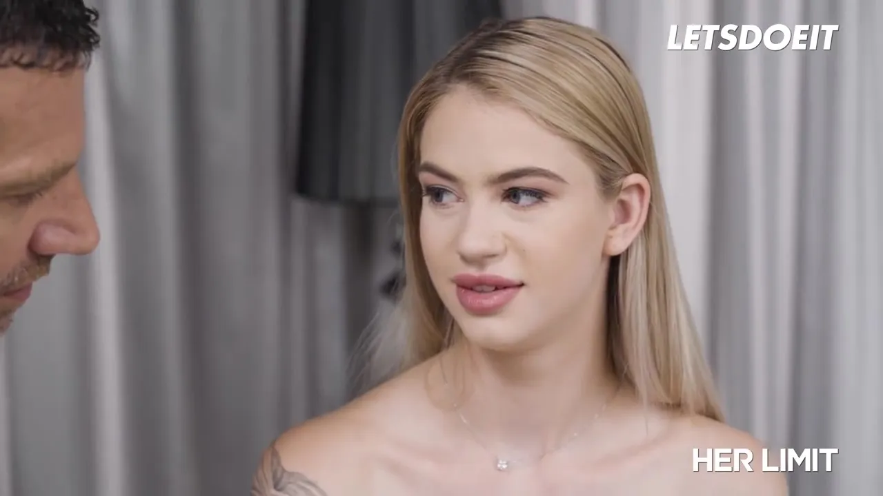 Alpha Male Meets And Fucks Pretty Smiling Blonde Who Likes It Rough