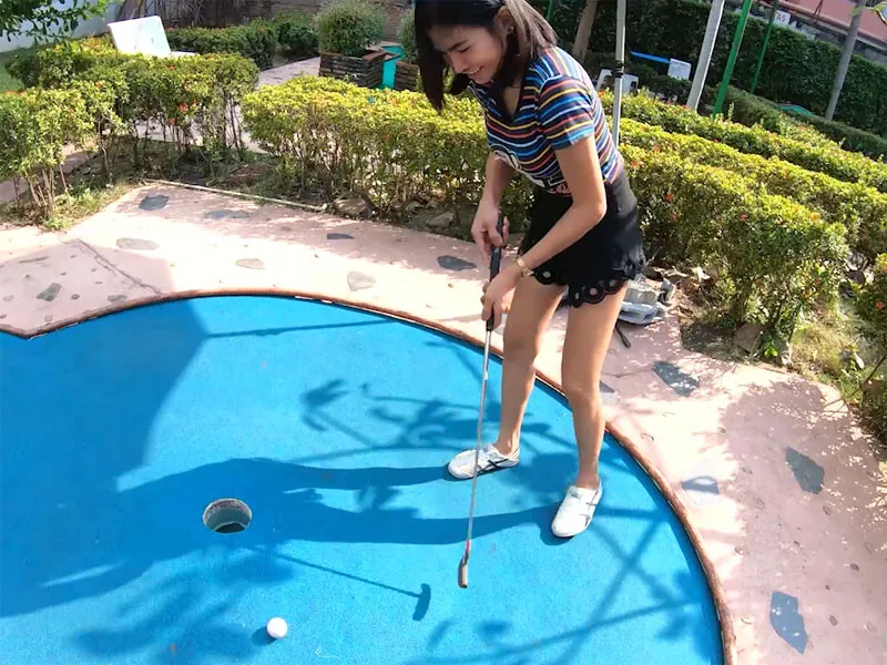 Amateur Thai teen 18+ is really bad at minigolf but good at sex