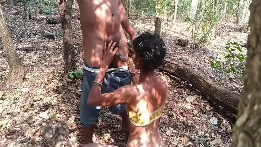 A Village Girl Was Fucking Her Local Boyfriend In Jungle