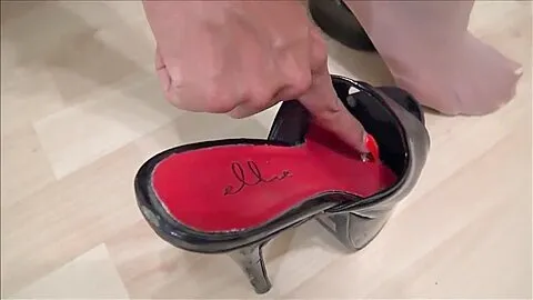 13 crush heel giantess