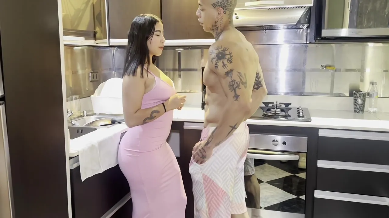 Dahlia Dane - Wishing For My Stepmoms Huge Ass Zeus Withe