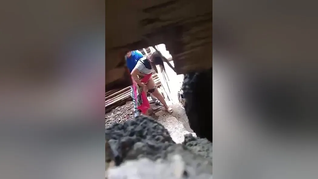 Desi Lover Standing Outdoor Sex