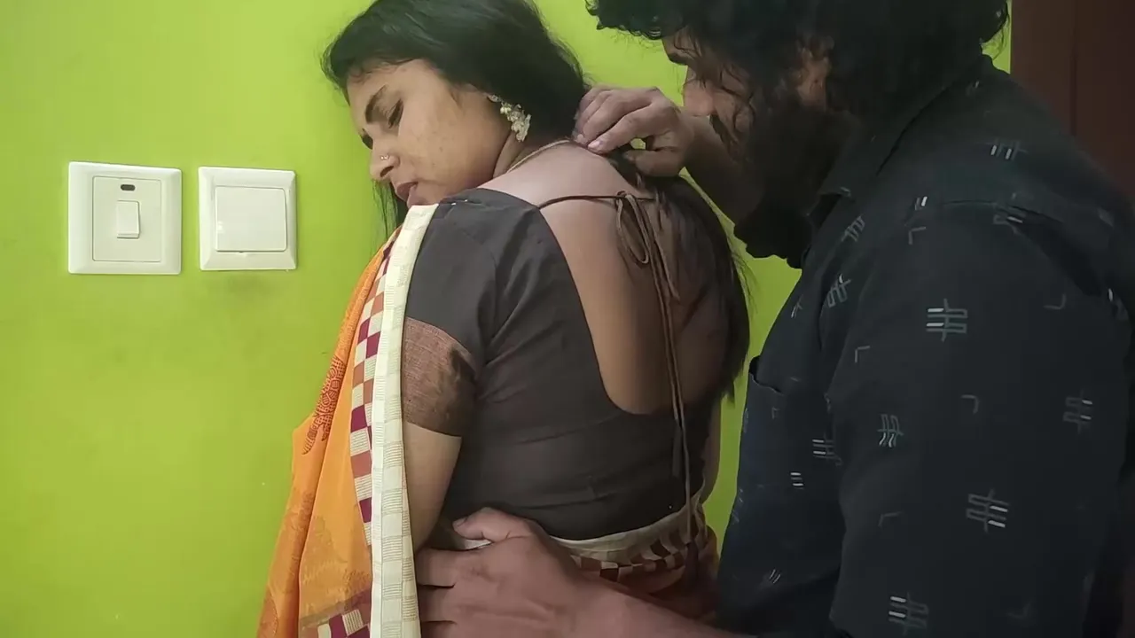 Valentine S Day - Vaishnavy And Sharun Raj Long Lip Lock , Mallu Couple Hot Lip Lock, Lip Lock In Saree, Saree Romance With Hot Lip Lock