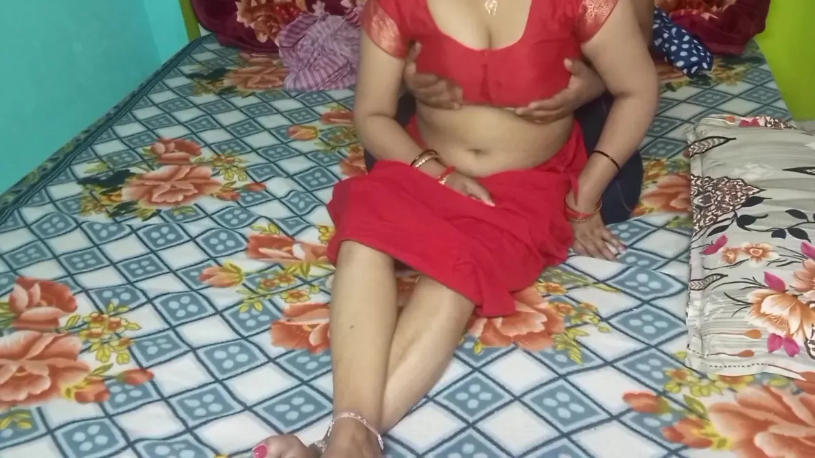 Beautiful Bhabhi Having Romance