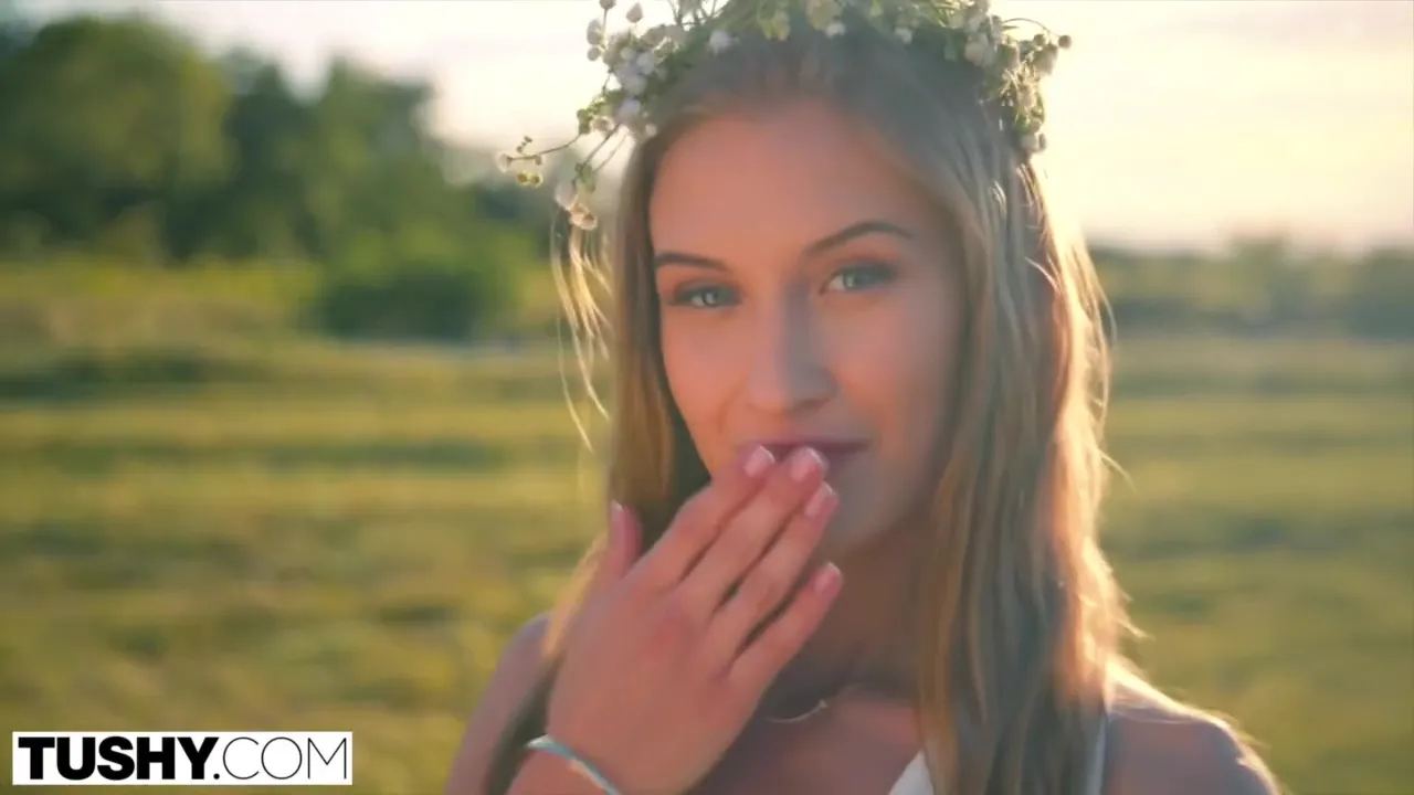 Gorgeous Model Has An Insatiable Lust For Ass