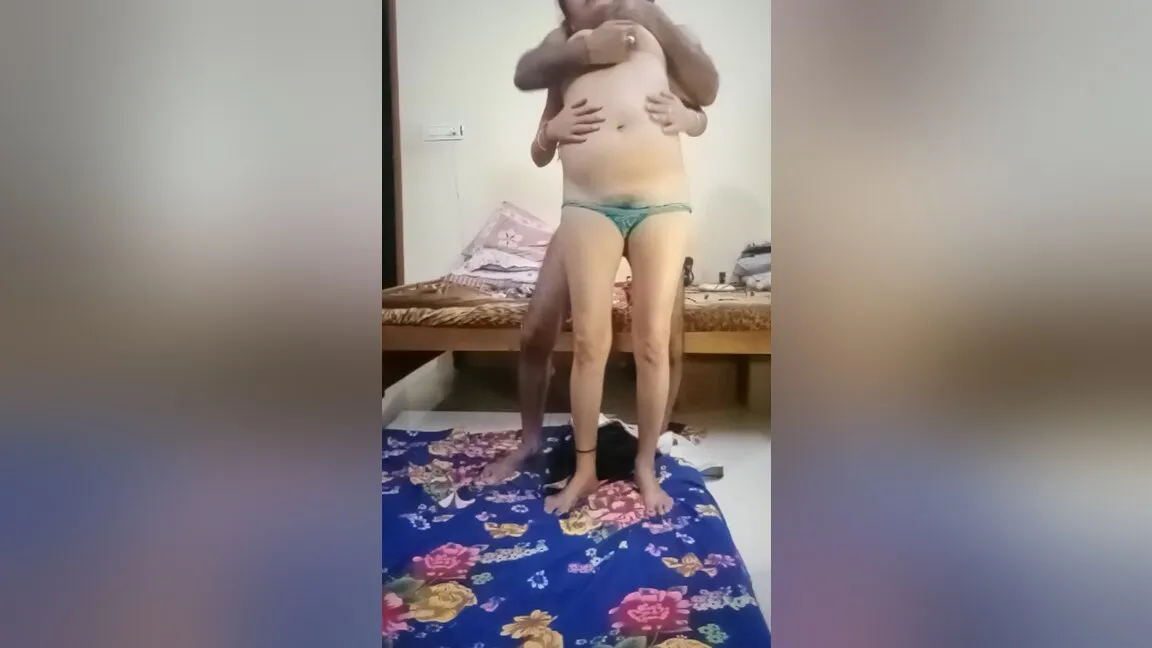 Indian Aunty And Stepuncle Deshi Romance Hot Noobs Smoke Cigrate Drink, Noobs,clot,nippal