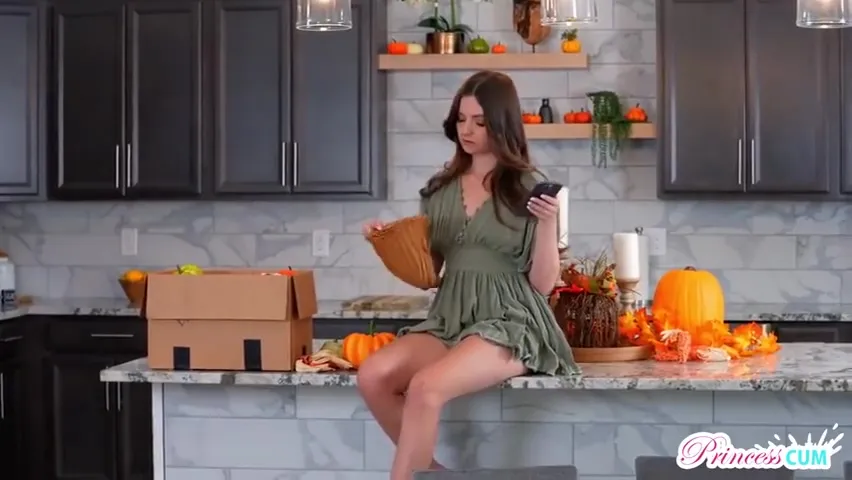 Serena Hill - Stepsisters Pussy Is A Cornucopia Of Fun