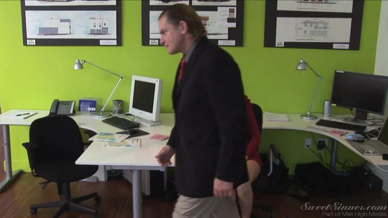 Hot Asian gets a kinky sex treatment on the table