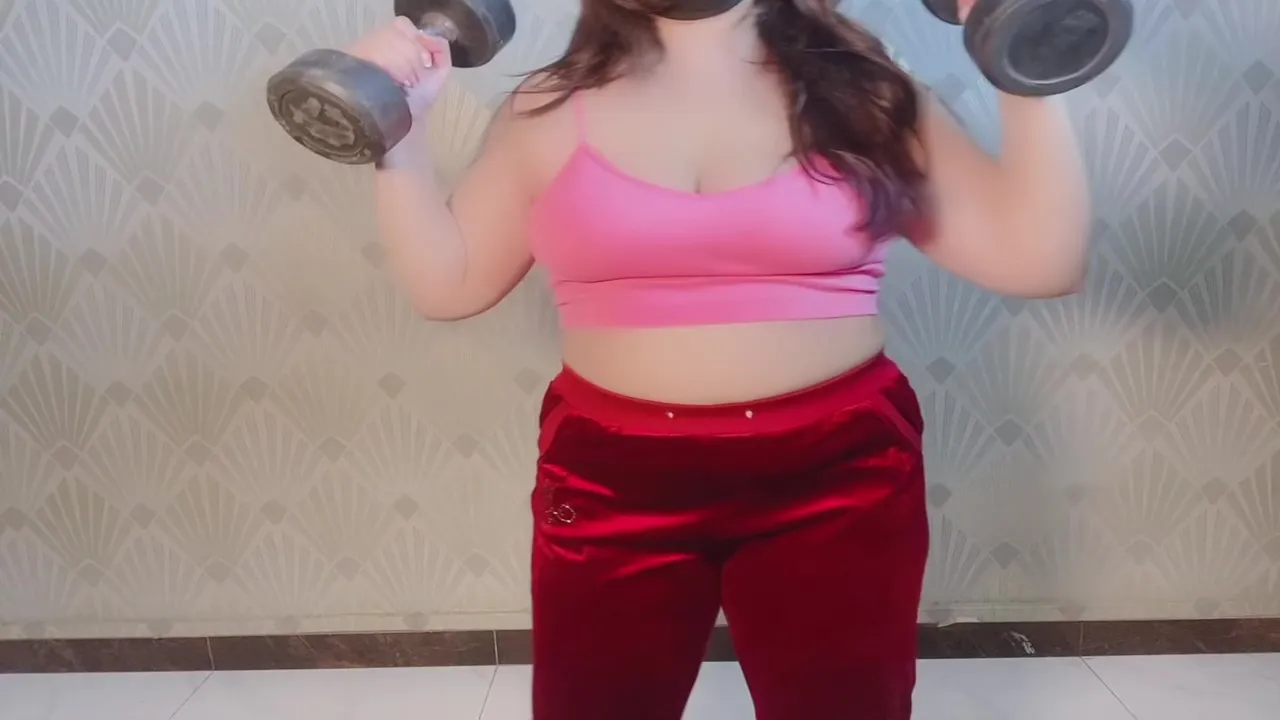 Beautiful Indian Girl Gets Horny In Gym - Hindi Sex