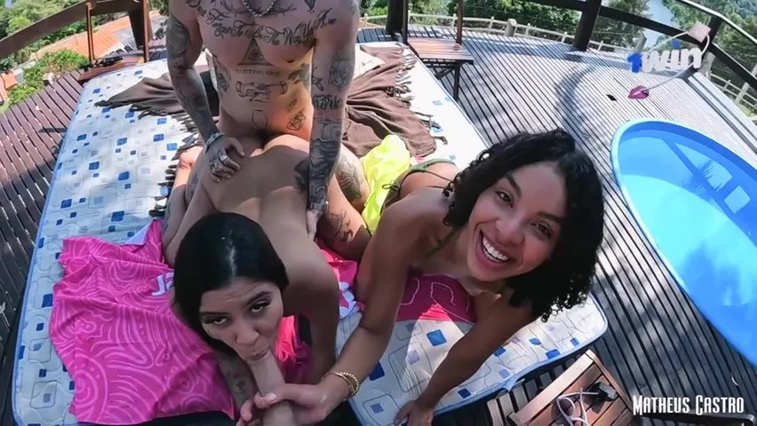 Matheus Castro - Fodendo A Bucetinha Das Brasileiras Safadas Em Um Lugar Publico - Com Galego E Brit