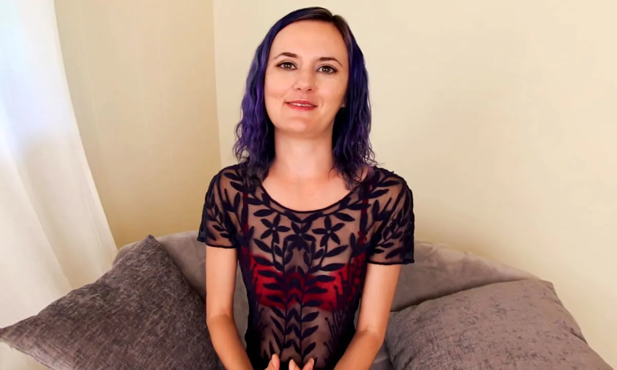 Rita Rollins Likes It Rough - Amateur Babe Talks About Sex