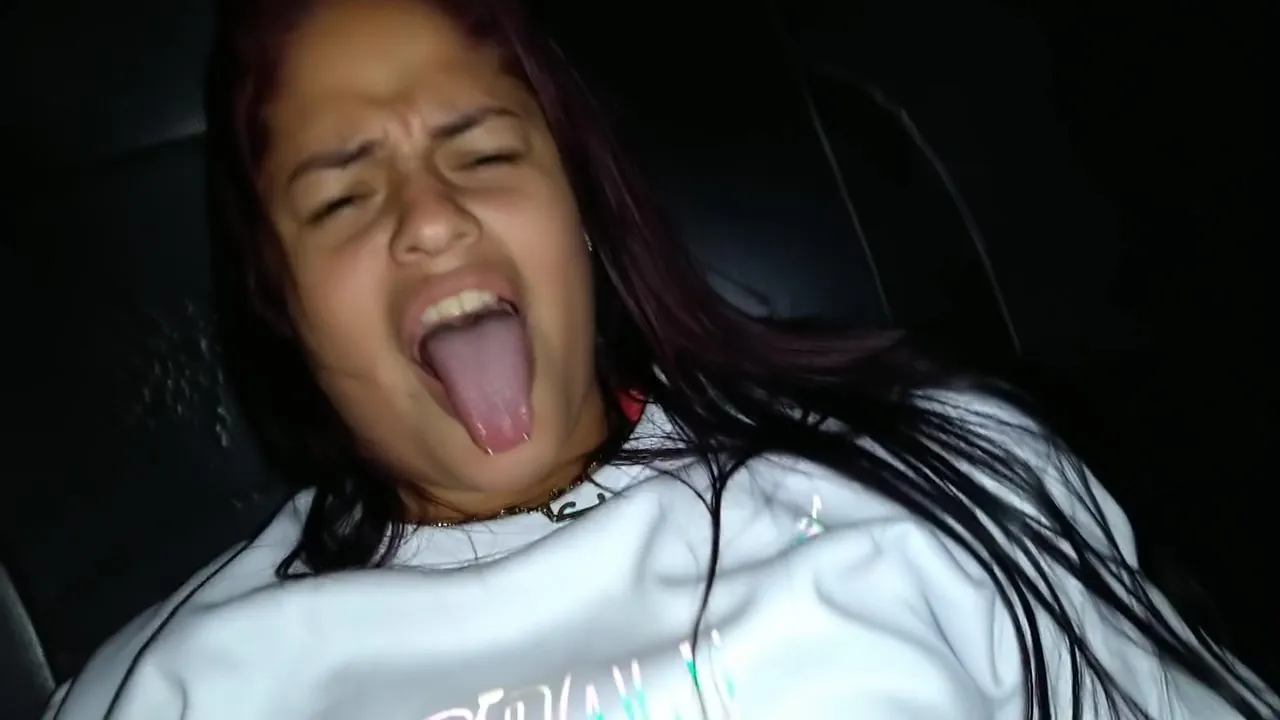 My Cuckold Fingers Fucks Me In The Taxi Cab And Made The Taxi Driver Fingering Me Too Then I Suck The Cock Of The Driver