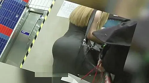 beauty booty in tight dress