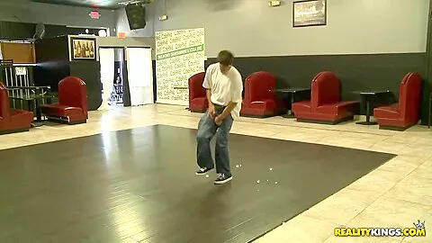 Blowjob after sticking ice in his pants