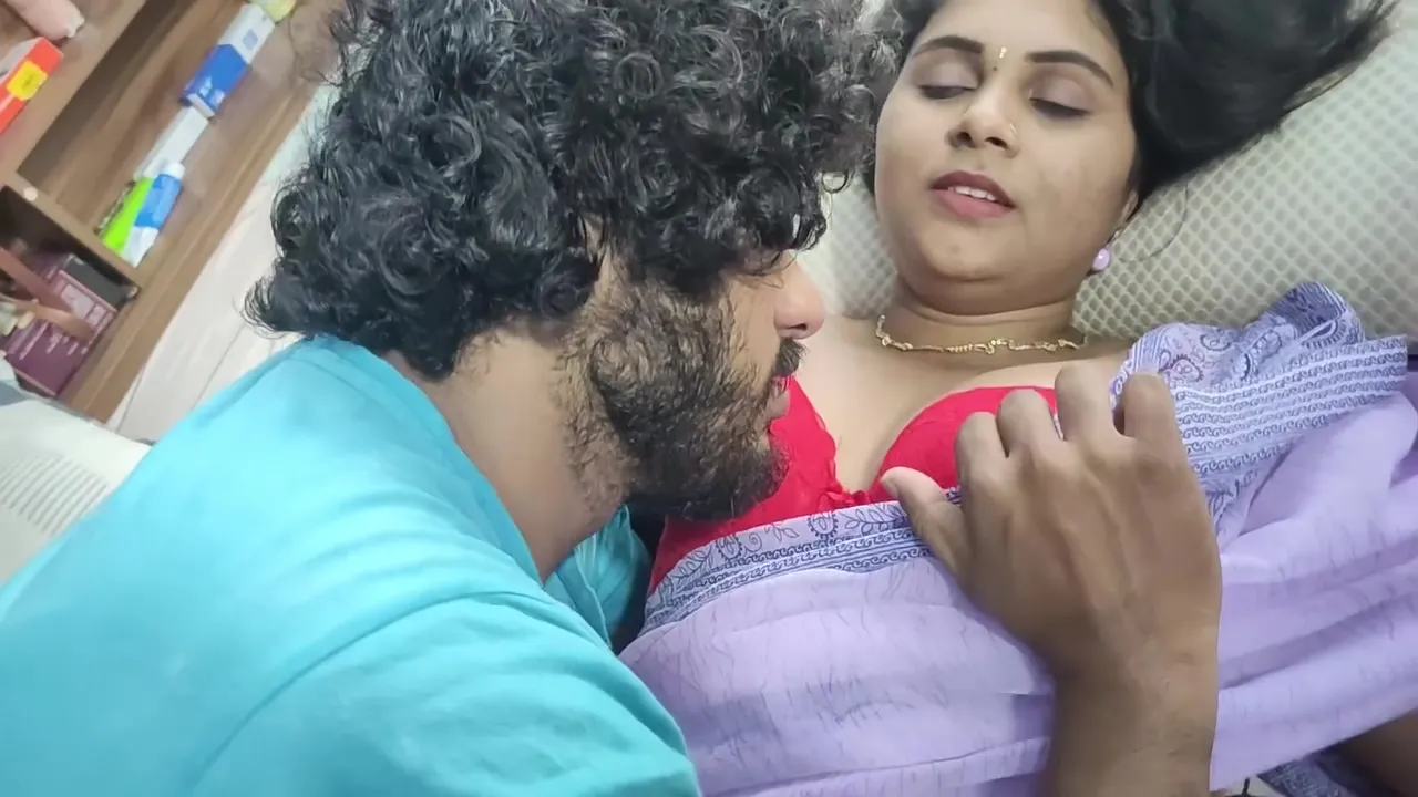Saree And Bra Navel Lick Romance, Hot Mallu Couple Navel Romance, Couple Saree Romance And Hot Navel Lick And Kiss