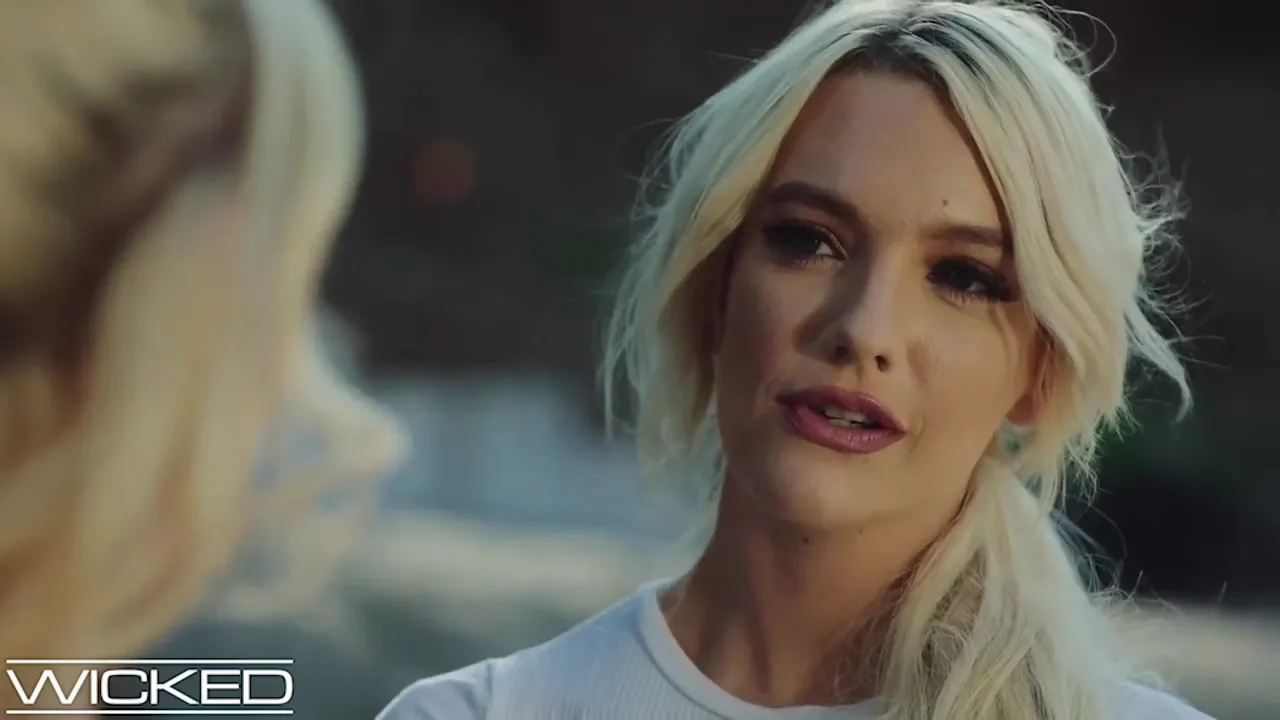 Hottie Lesbian Blondie Facesitting And Eating Each O