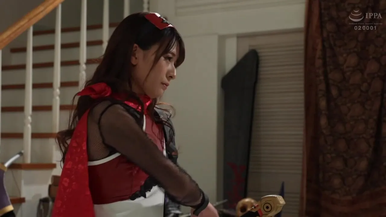 abw-093　小さなマ○コに向かって激しくピストン